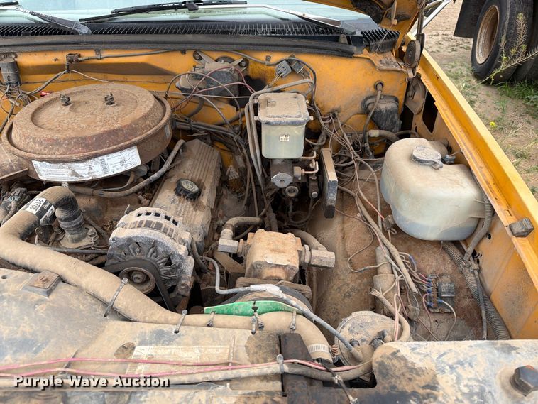image for item ER1913 1994 GMC 3500HD bucket truck