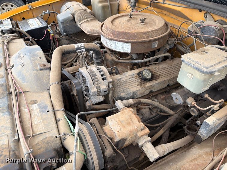 image for item ER1913 1994 GMC 3500HD bucket truck