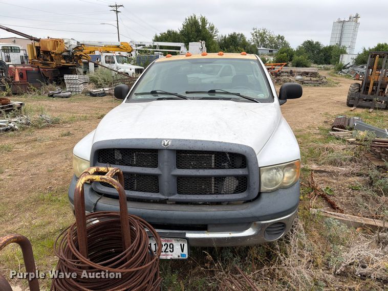 image for item ER1920 2003 Dodge Ram 3500 Ext. Cab utility bed pickup truck