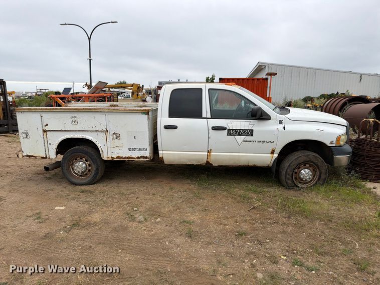 image for item ER1920 2003 Dodge Ram 3500 Ext. Cab utility bed pickup truck