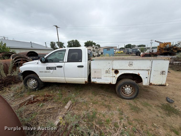image for item ER1920 2003 Dodge Ram 3500 Ext. Cab utility bed pickup truck