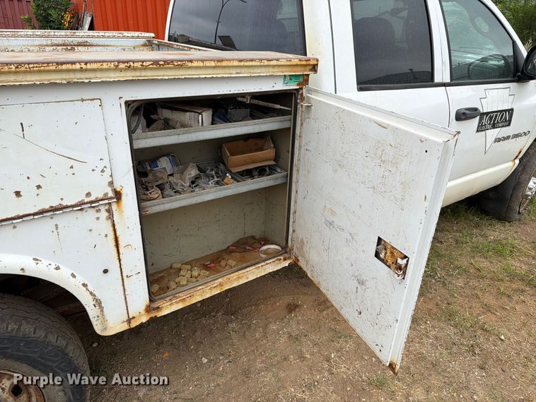 image for item ER1920 2003 Dodge Ram 3500 Ext. Cab utility bed pickup truck