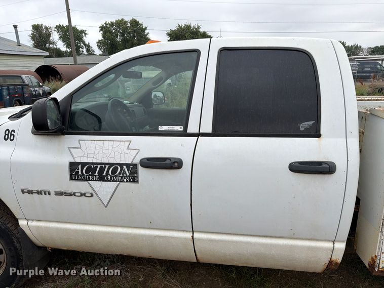 image for item ER1920 2003 Dodge Ram 3500 Ext. Cab utility bed pickup truck