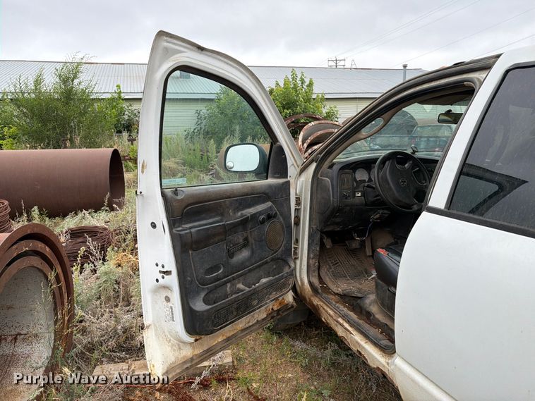 image for item ER1920 2003 Dodge Ram 3500 Ext. Cab utility bed pickup truck