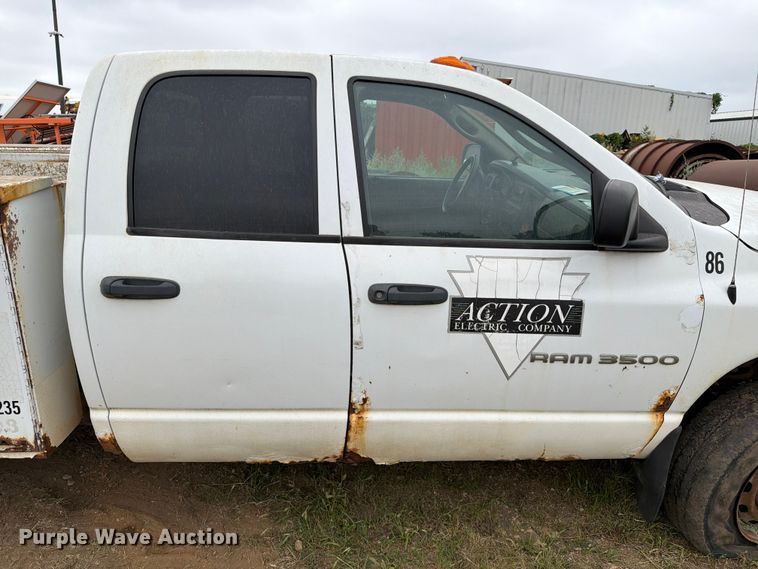 image for item ER1920 2003 Dodge Ram 3500 Ext. Cab utility bed pickup truck