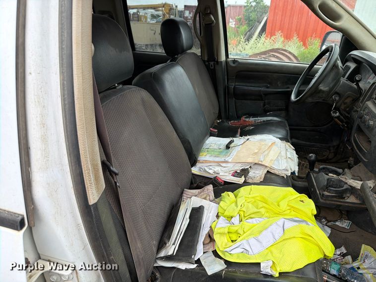 image for item ER1920 2003 Dodge Ram 3500 Ext. Cab utility bed pickup truck