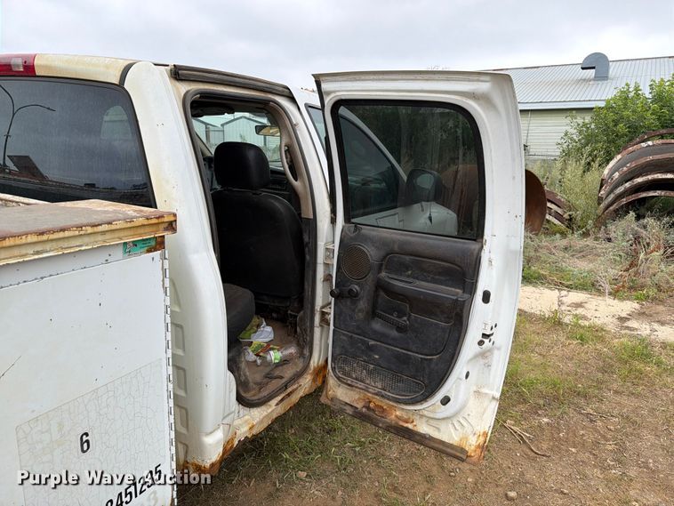 image for item ER1920 2003 Dodge Ram 3500 Ext. Cab utility bed pickup truck