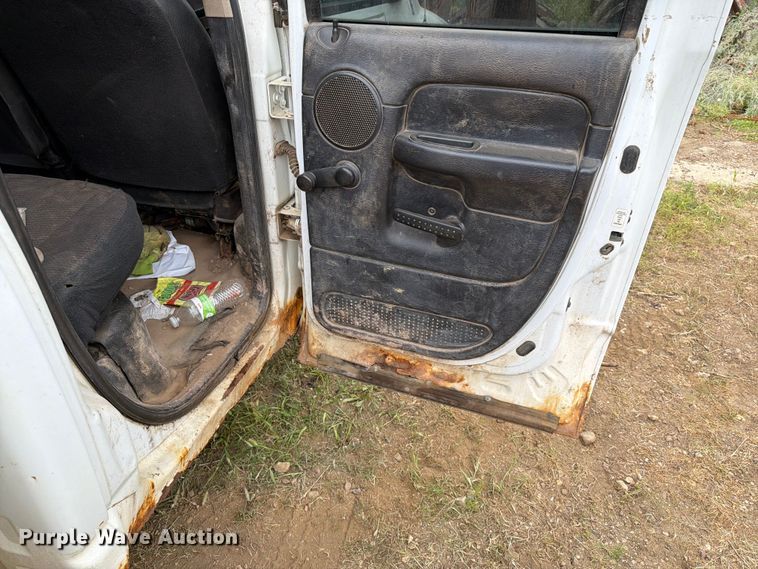 image for item ER1920 2003 Dodge Ram 3500 Ext. Cab utility bed pickup truck