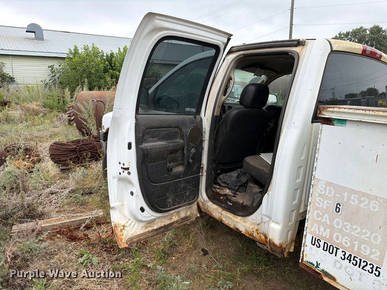 image for item ER1920 2003 Dodge Ram 3500 Ext. Cab utility bed pickup truck