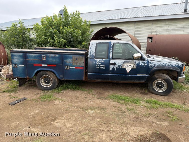 image for item ER1921 1993 Chevrolet 2500 Ext. Cab utility bed pickup truck
