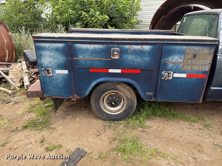 image for item ER1921 1993 Chevrolet 2500 Ext. Cab utility bed pickup truck