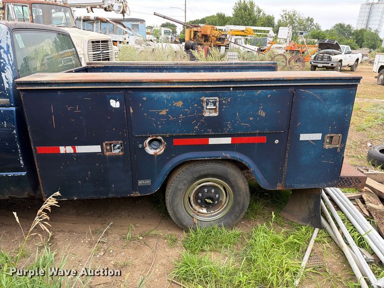 image for item ER1921 1993 Chevrolet 2500 Ext. Cab utility bed pickup truck