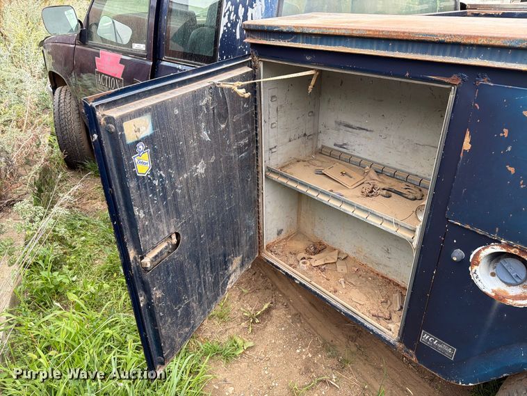 image for item ER1921 1993 Chevrolet 2500 Ext. Cab utility bed pickup truck