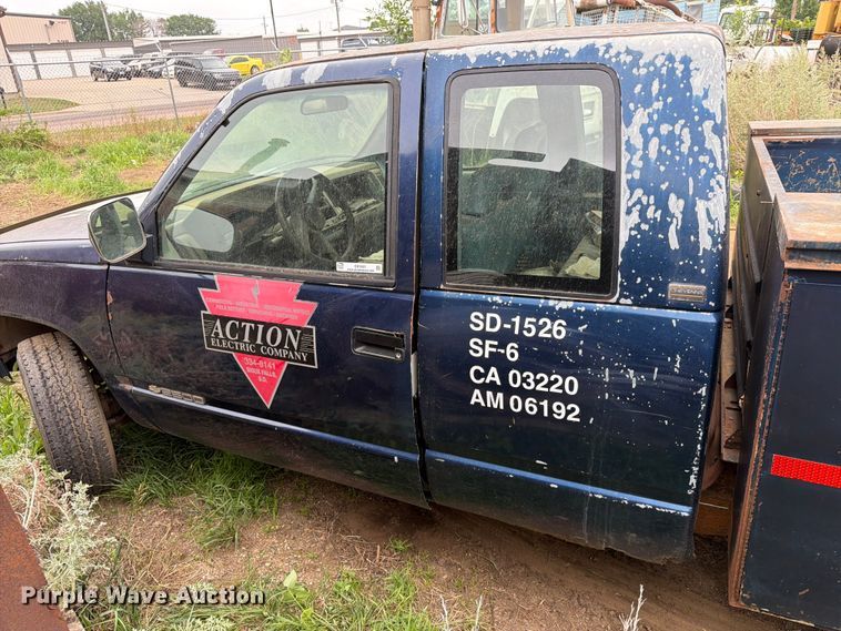 image for item ER1921 1993 Chevrolet 2500 Ext. Cab utility bed pickup truck