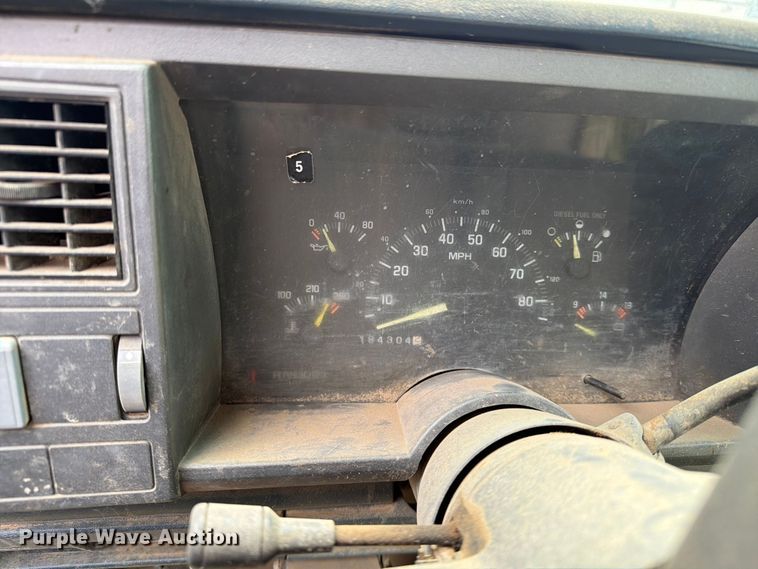 image for item ER1921 1993 Chevrolet 2500 Ext. Cab utility bed pickup truck