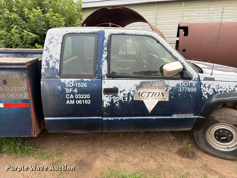 image for item ER1921 1993 Chevrolet 2500 Ext. Cab utility bed pickup truck