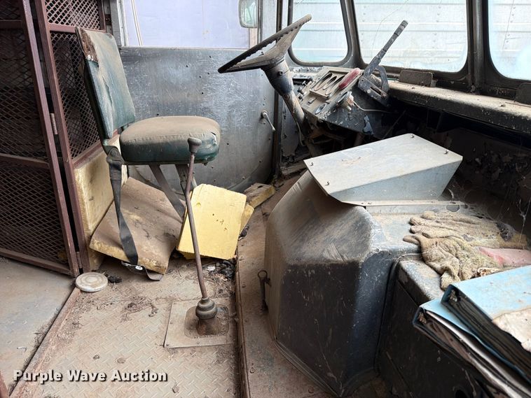 image for item ER1926 1976 GMC delivery van