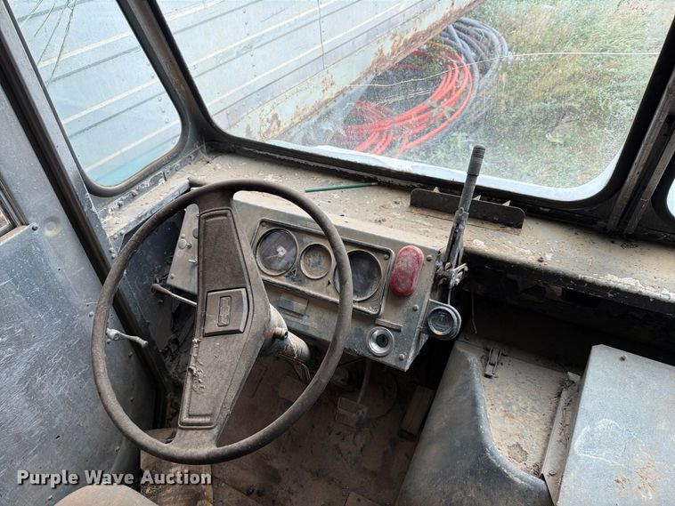image for item ER1926 1976 GMC delivery van