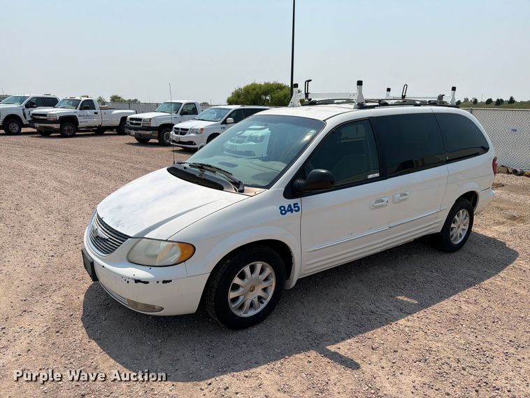 2002 Chrysler Town And Country van