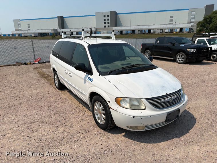 image for item ER1928 2002 Chrysler Town And Country van