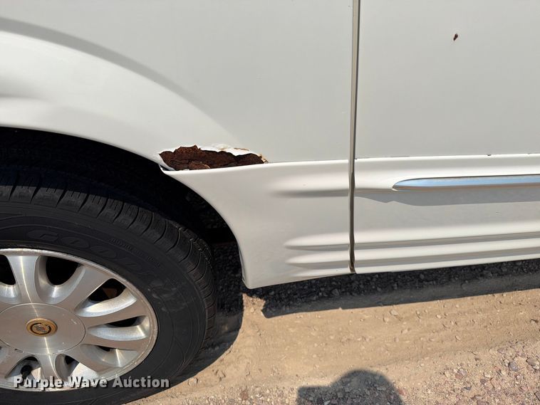 image for item ER1928 2002 Chrysler Town And Country van