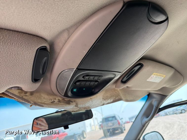 image for item ER1928 2002 Chrysler Town And Country van