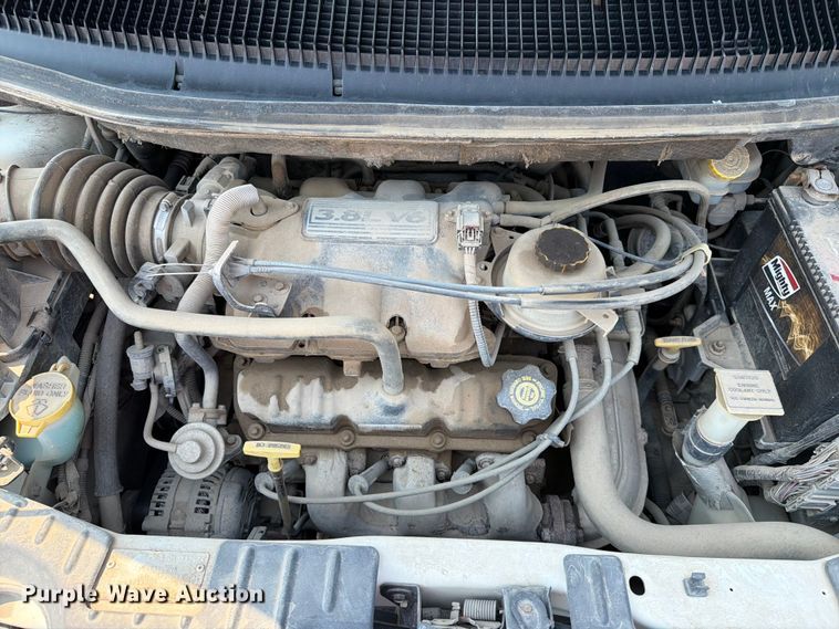 image for item ER1928 2002 Chrysler Town And Country van