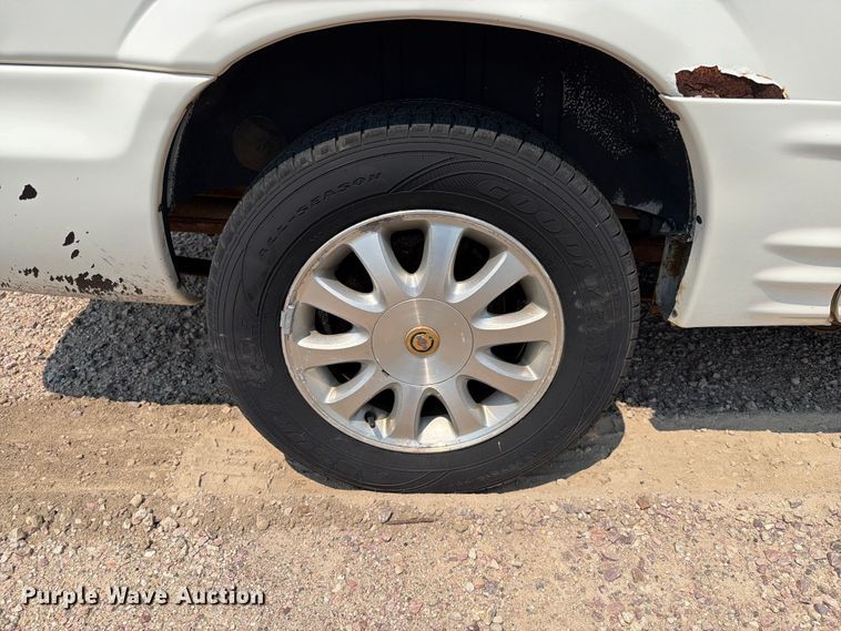 image for item ER1928 2002 Chrysler Town And Country van