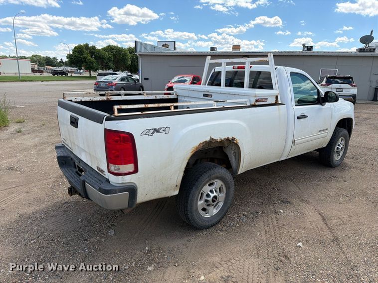image for item ER1977 2014 GMC Sierra 2500HD pickup truck