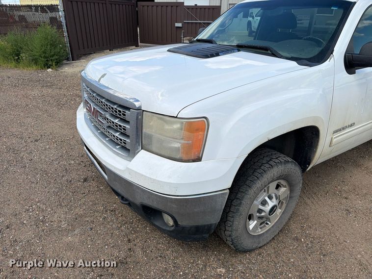 image for item ER1977 2014 GMC Sierra 2500HD pickup truck