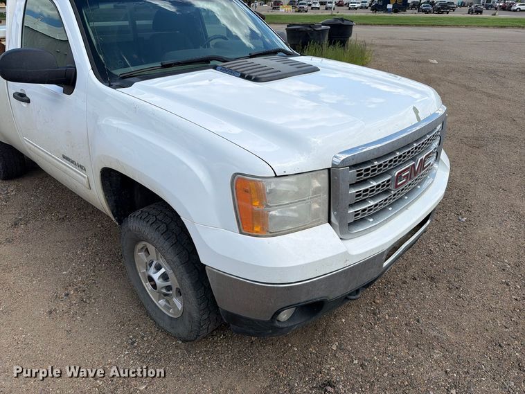 image for item ER1977 2014 GMC Sierra 2500HD pickup truck