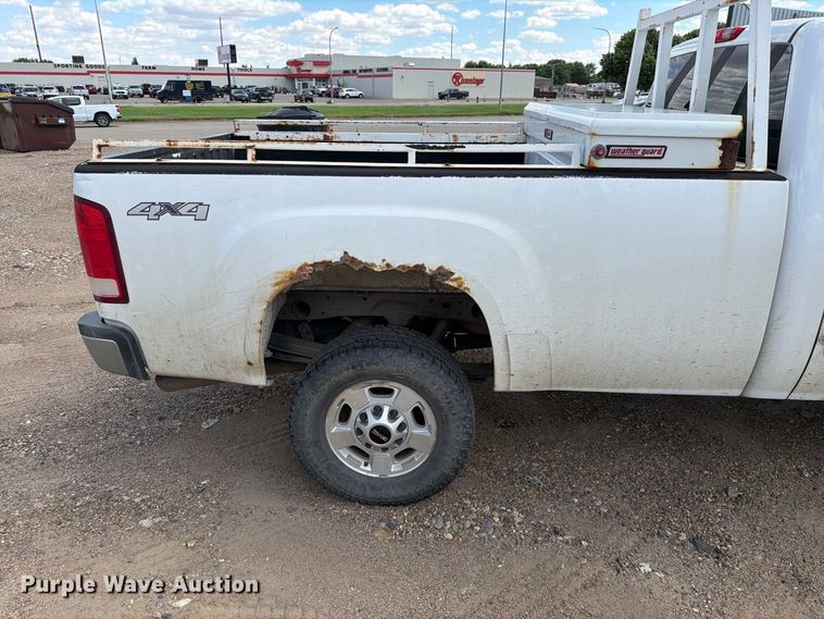 image for item ER1977 2014 GMC Sierra 2500HD pickup truck