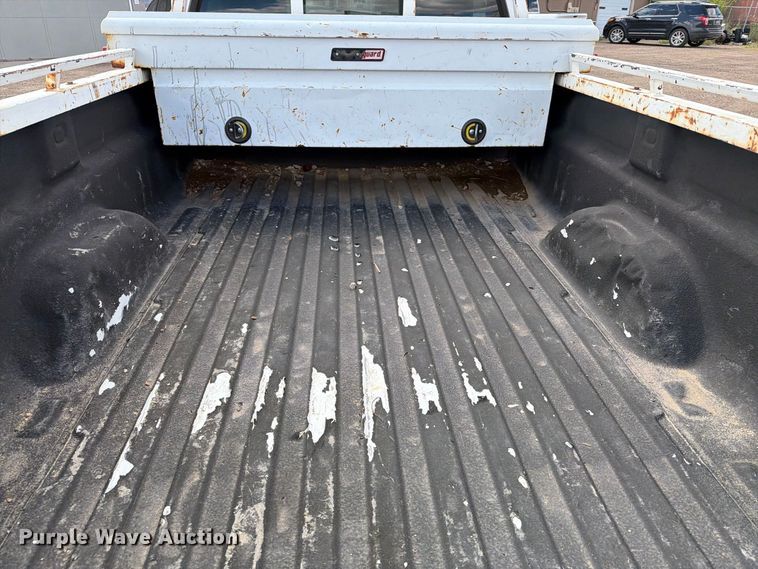 image for item ER1977 2014 GMC Sierra 2500HD pickup truck