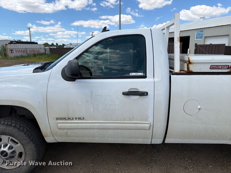 image for item ER1977 2014 GMC Sierra 2500HD pickup truck