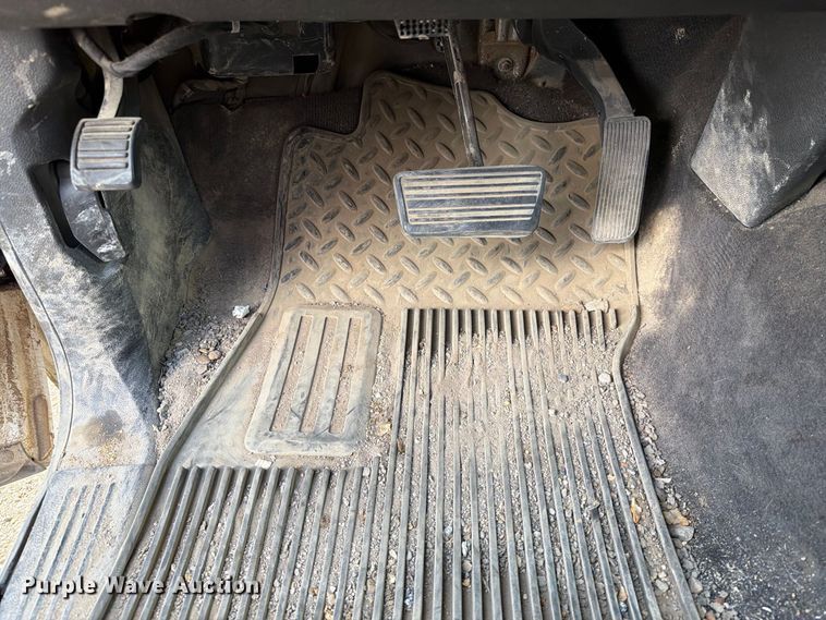 image for item ER1977 2014 GMC Sierra 2500HD pickup truck