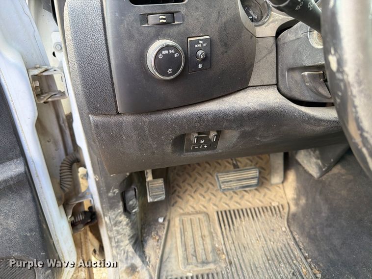 image for item ER1977 2014 GMC Sierra 2500HD pickup truck