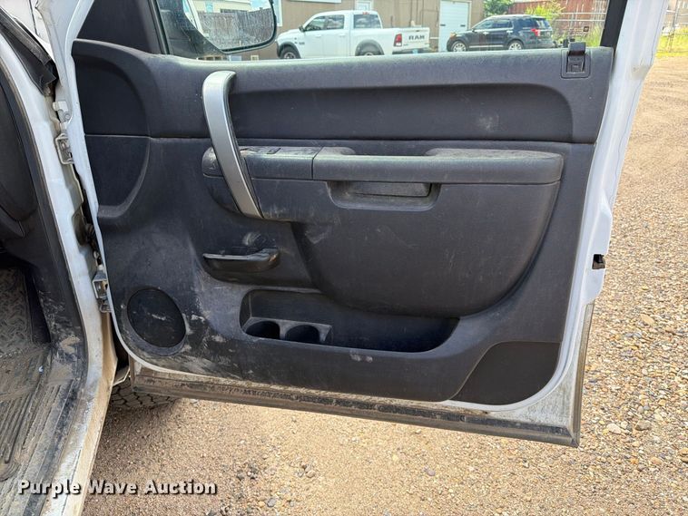 image for item ER1977 2014 GMC Sierra 2500HD pickup truck