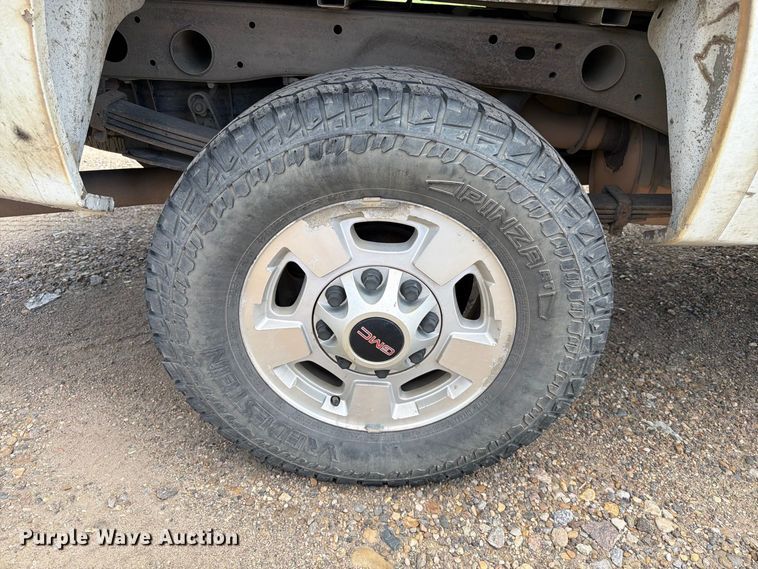 image for item ER1977 2014 GMC Sierra 2500HD pickup truck