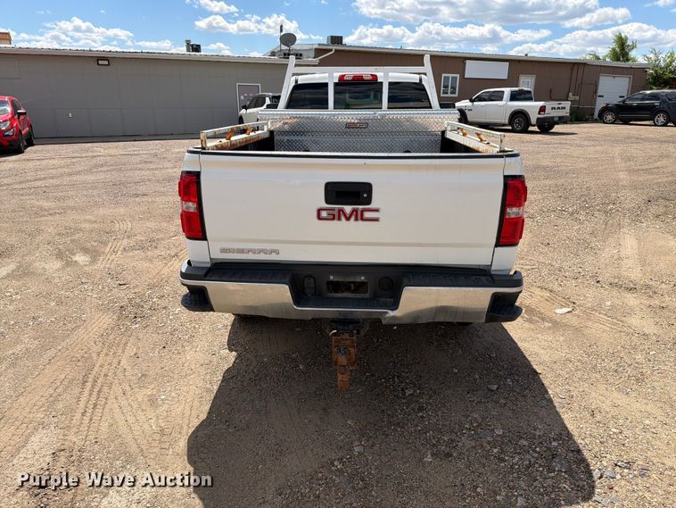 image for item ER1978 2019 GMC Sierra 2500HD Ext. Cab pickup truck