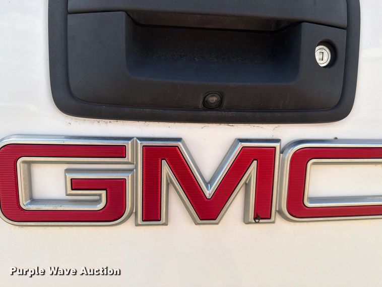 image for item ER1978 2019 GMC Sierra 2500HD Ext. Cab pickup truck