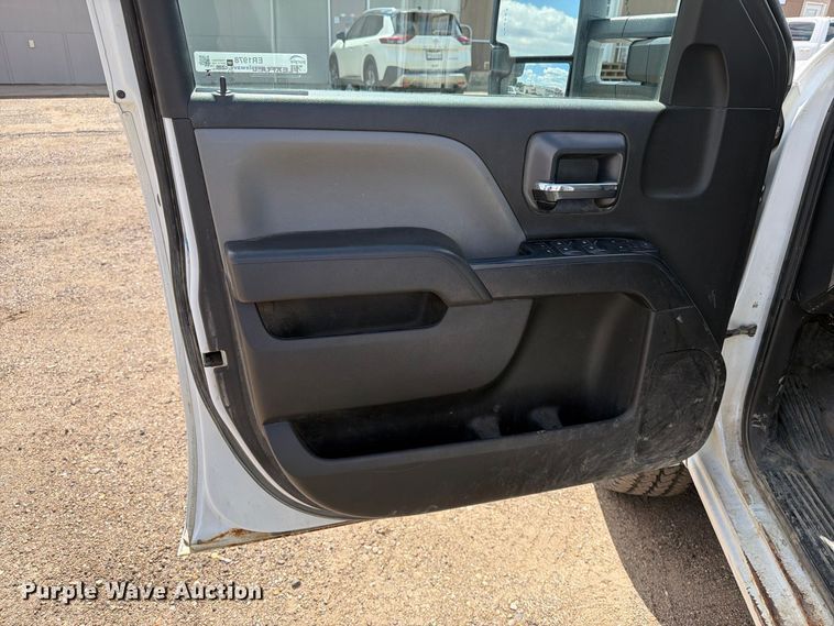 image for item ER1978 2019 GMC Sierra 2500HD Ext. Cab pickup truck