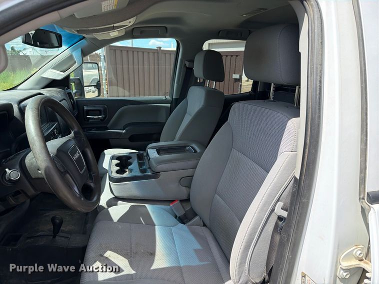 image for item ER1978 2019 GMC Sierra 2500HD Ext. Cab pickup truck