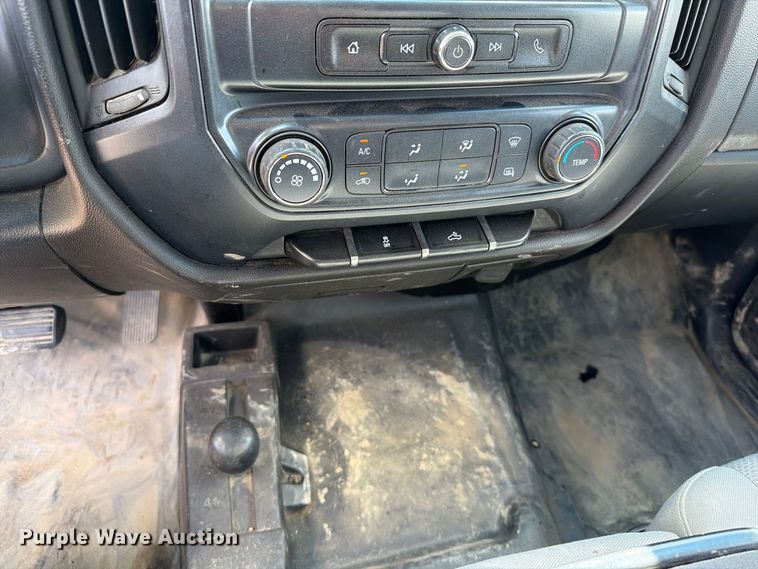 image for item ER1978 2019 GMC Sierra 2500HD Ext. Cab pickup truck