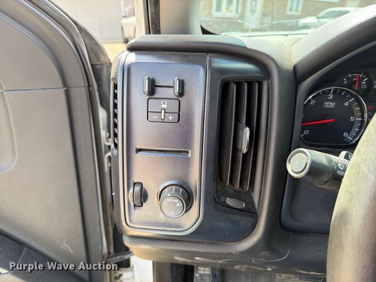 image for item ER1978 2019 GMC Sierra 2500HD Ext. Cab pickup truck