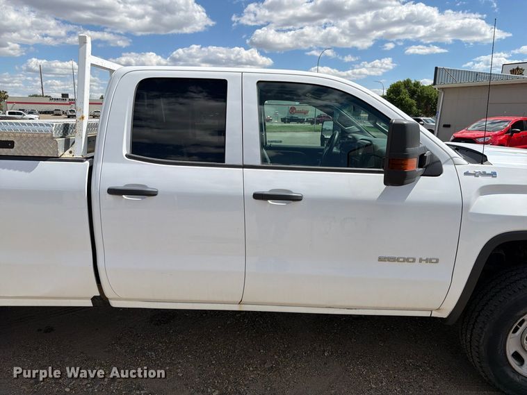 image for item ER1978 2019 GMC Sierra 2500HD Ext. Cab pickup truck