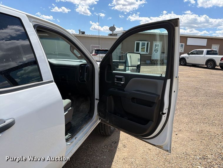 image for item ER1978 2019 GMC Sierra 2500HD Ext. Cab pickup truck