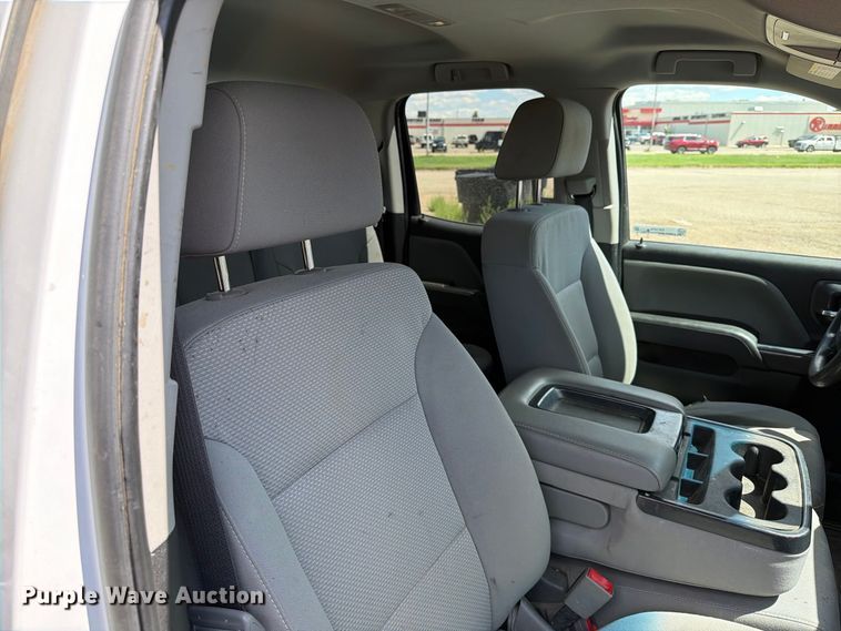 image for item ER1978 2019 GMC Sierra 2500HD Ext. Cab pickup truck
