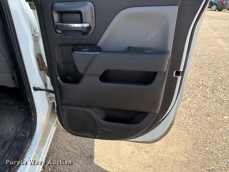 image for item ER1978 2019 GMC Sierra 2500HD Ext. Cab pickup truck