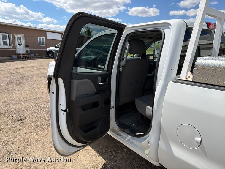 image for item ER1978 2019 GMC Sierra 2500HD Ext. Cab pickup truck