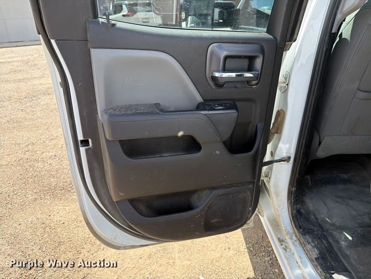image for item ER1978 2019 GMC Sierra 2500HD Ext. Cab pickup truck